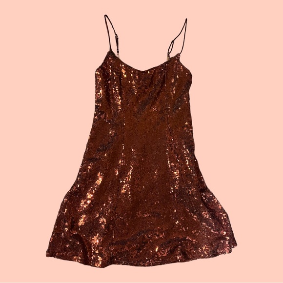 🎉HP🎉NWT URBAN OUTFITTERS rose gold sequin dress. Size Small. 💃 - Picture 4 of 7
